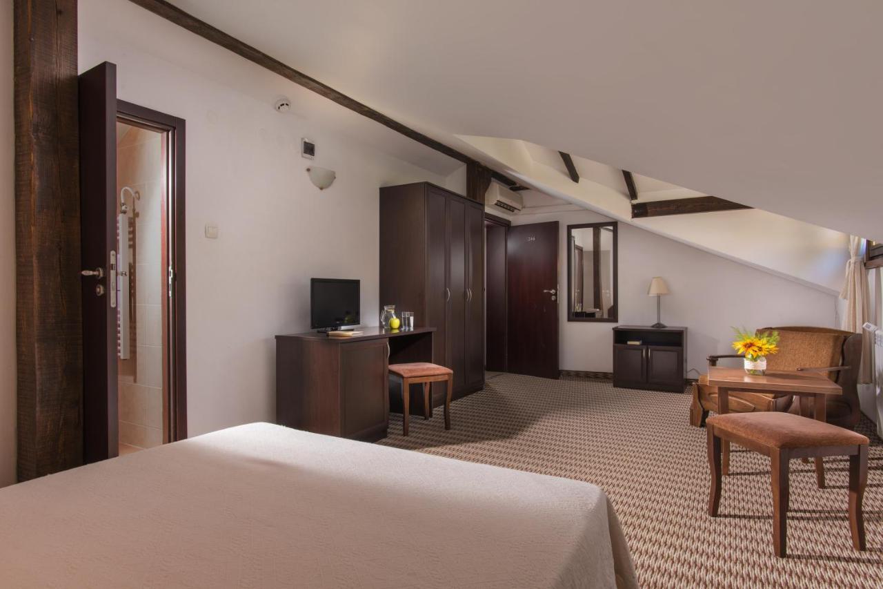 Family Hotel Bile Beli Osŭm エクステリア 写真