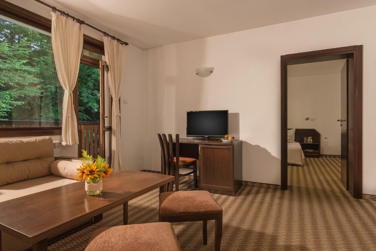 Family Hotel Bile Beli Osŭm エクステリア 写真