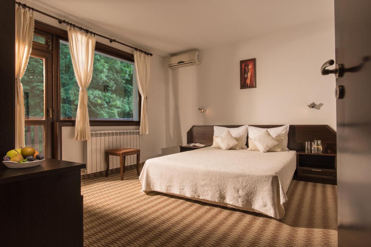 Family Hotel Bile Beli Osŭm エクステリア 写真